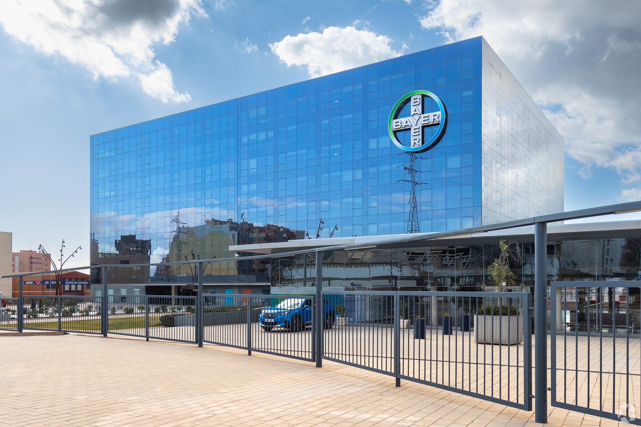 Avinguda Baix Llobregat, Sant Joan Despí, Barcelona for lease Primary Photo- Image 1 of 4