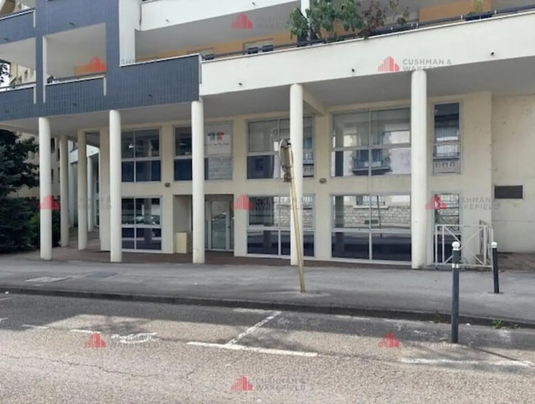 Office in Besançon for sale - Building Photo - Image 1 of 3