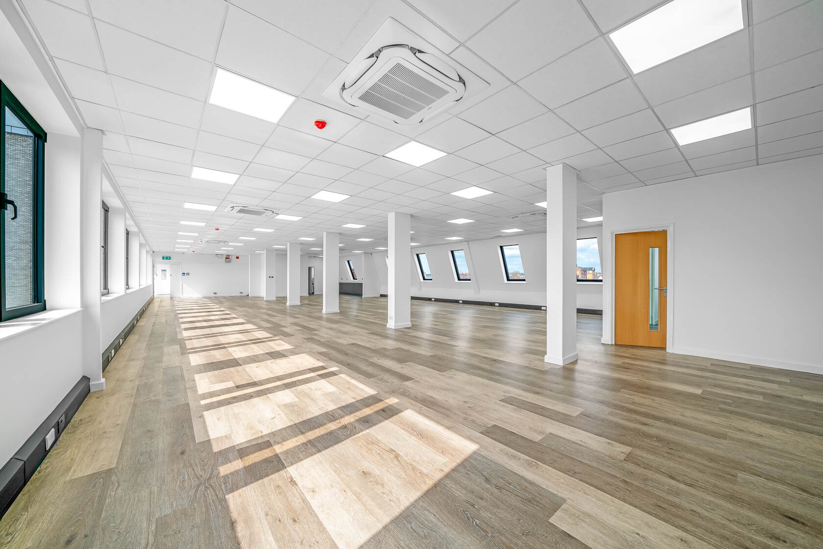 9 White Lion St, London for sale Interior Photo- Image 1 of 1