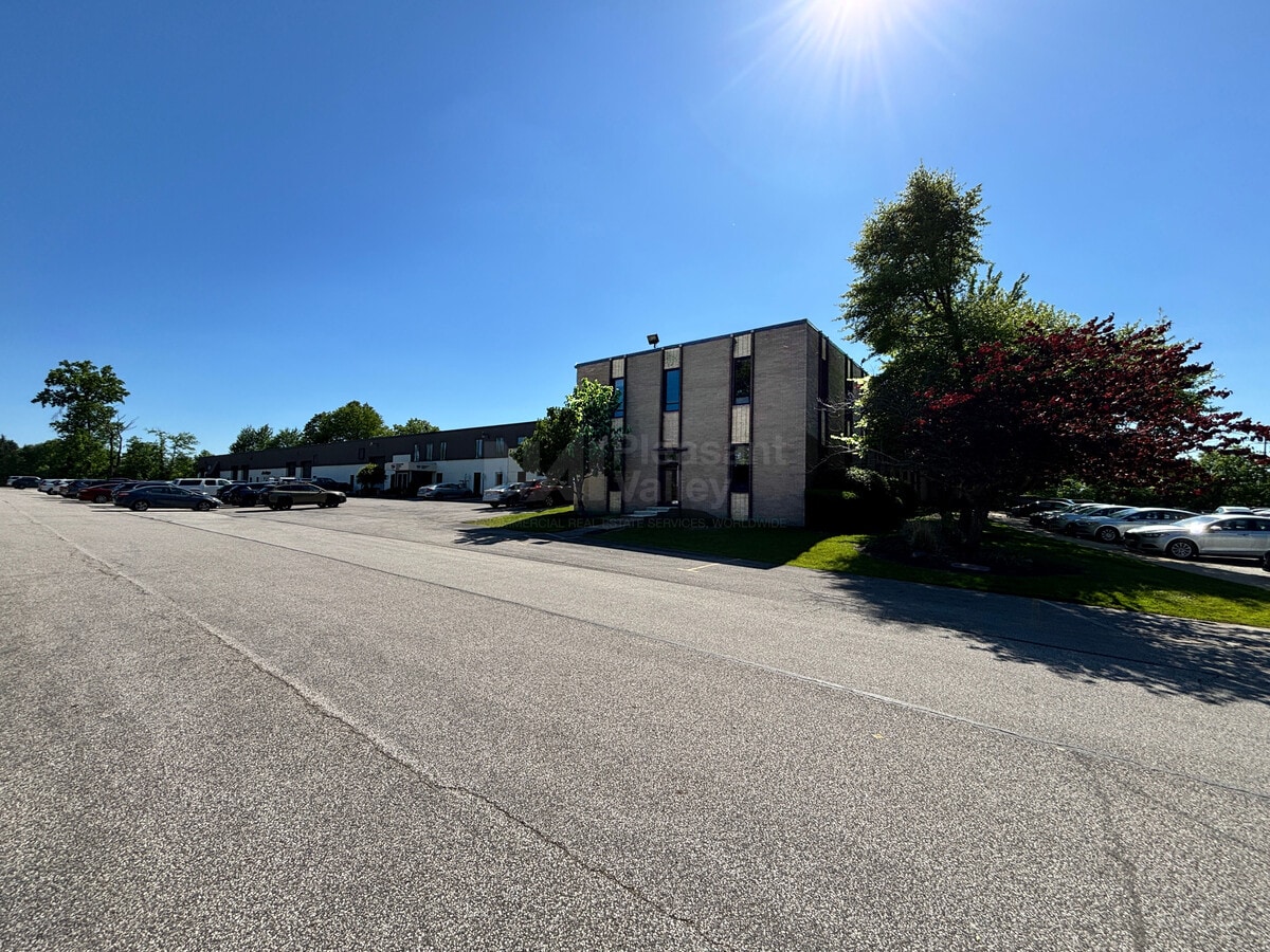 2110-2130 E Aurora Rd, Twinsburg, OH 44087 - Unit 2112 -  - Interior Photo - Image 1 of 7