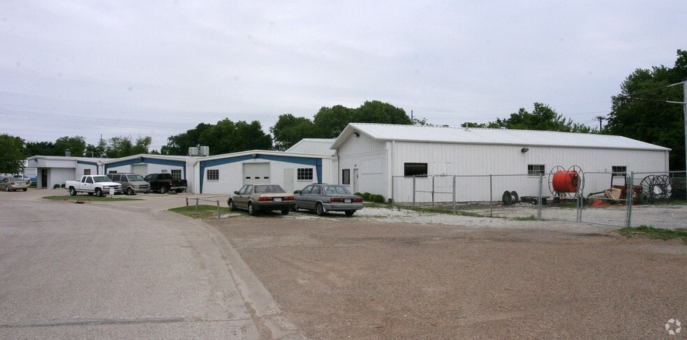 232 Commercial St, Garland, TX for lease - Primary Photo - Image 2 of 2