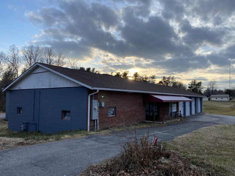 376 Cedar Creek Rd, Makanda, IL for sale - Building Photo - Image 1 of 1