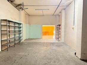 Retail in Manresa, Barcelona for lease Interior Photo- Image 1 of 9