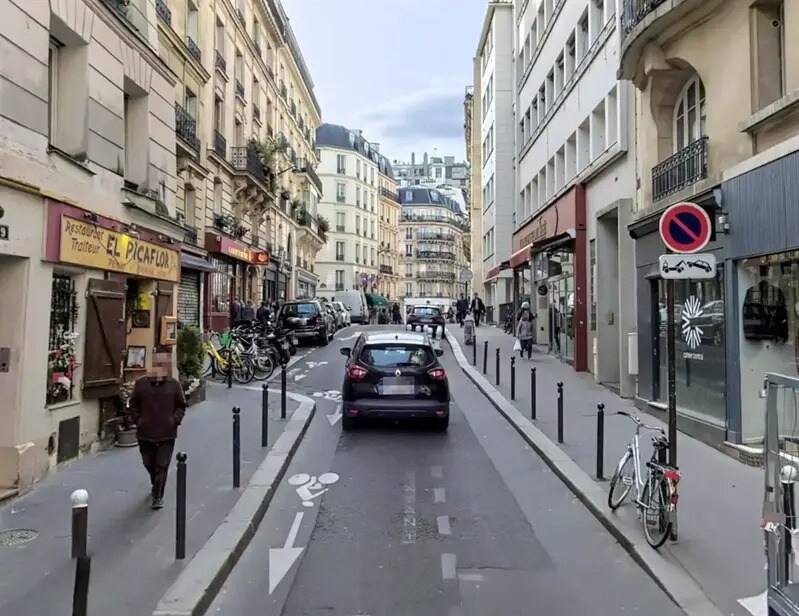 Retail in Paris for lease Building Photo- Image 1 of 3