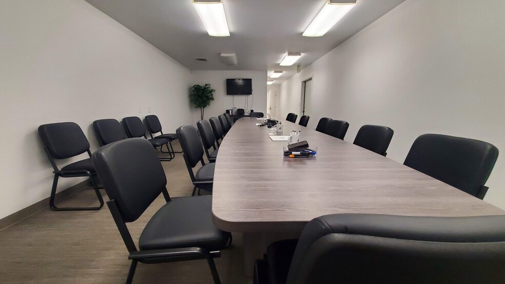 223 W Wine Country Rd, Grandview, WA for sale - Building Photo - Image 1 of 19