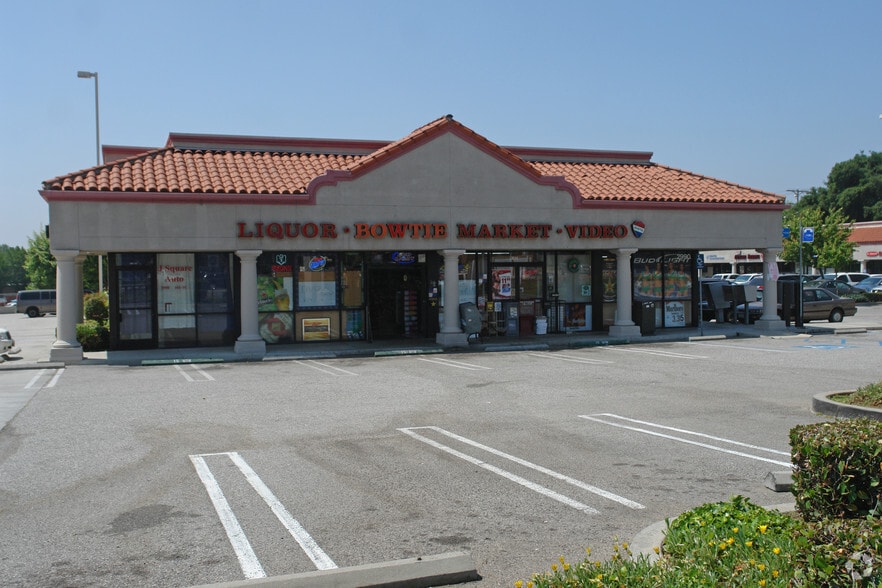 2990 E Colorado Blvd, Pasadena, CA for sale - Building Photo - Image 2 of 5