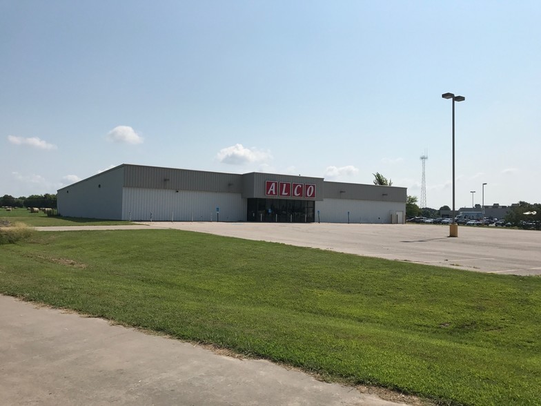 909 E Lennon Dr, Emory, TX for sale - Building Photo - Image 1 of 1