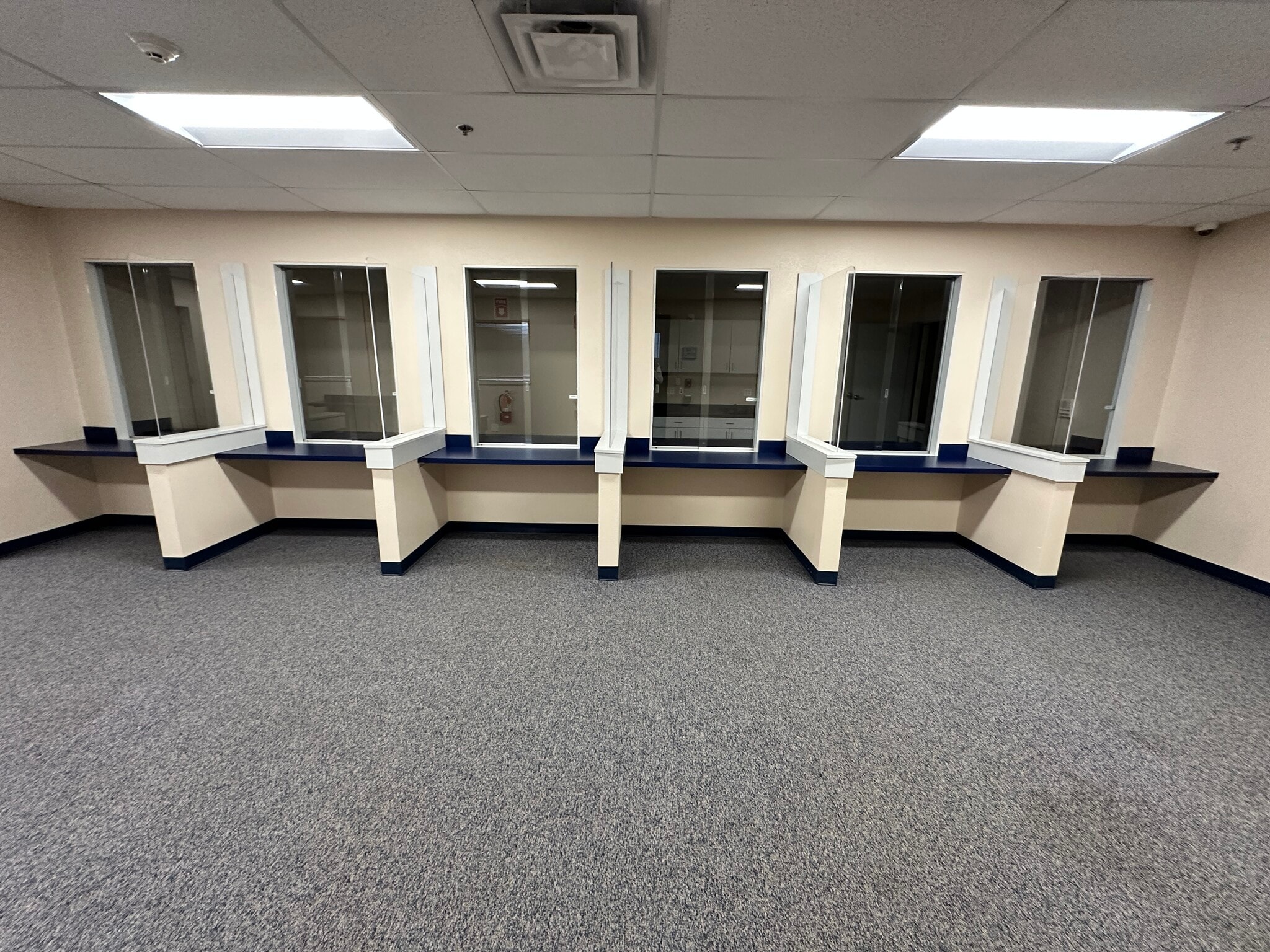 1961 Premier Dr, Mankato, MN for lease Building Photo- Image 1 of 32