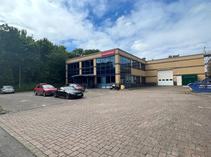 3 Brants Bridge, Bracknell for sale Building Photo- Image 1 of 1