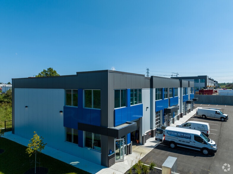 395 Anchor Rd, Hamilton, ON for sale - Building Photo - Image 3 of 3