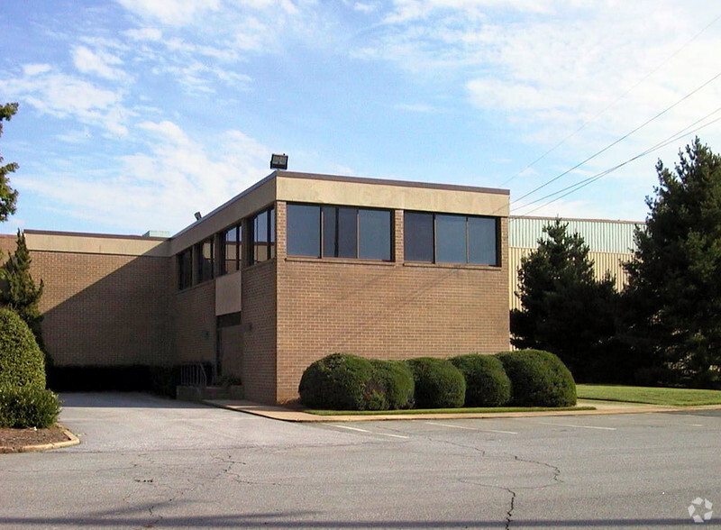 4350 Peachtree Industrial Blvd, Peachtree Corners, GA for lease - Building Photo - Image 2 of 2