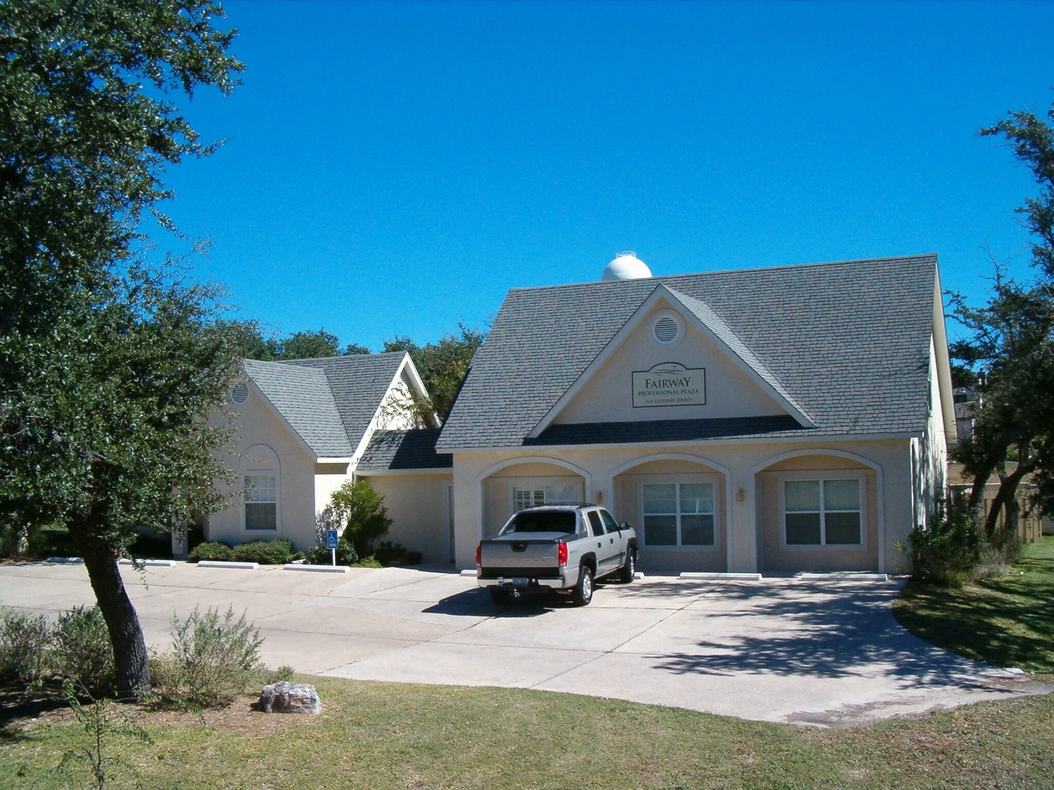 101 Fairway Dr, Kerrville, TX for sale Primary Photo- Image 1 of 1