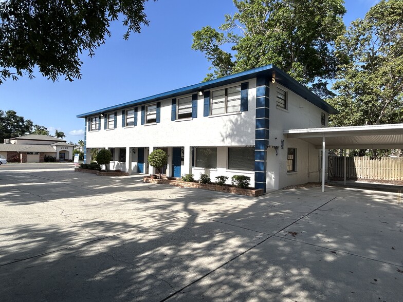 Versatile Office Property with New Roof! portfolio of 2 properties for sale on LoopNet.com - Building Photo - Image 3 of 14