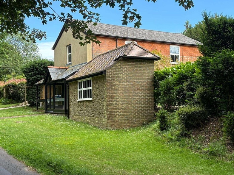 Chapel Rd, Oxted for sale - Building Photo - Image 2 of 7
