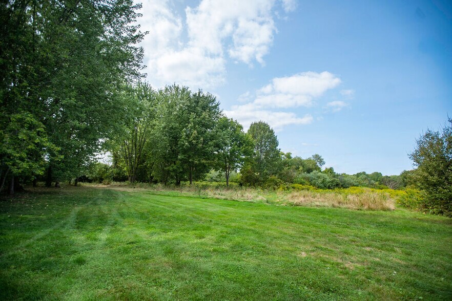 425 Hope Rd, Cranston, RI 02921