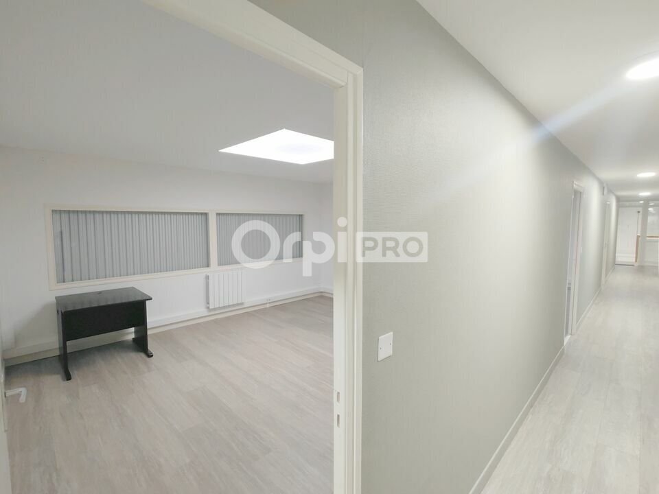 Office in Reims for lease Interior Photo- Image 1 of 8
