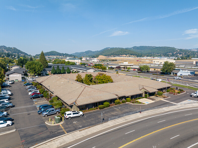 2900 NW Stewart Pky, Roseburg, OR for lease - Building Photo - Image 2 of 7