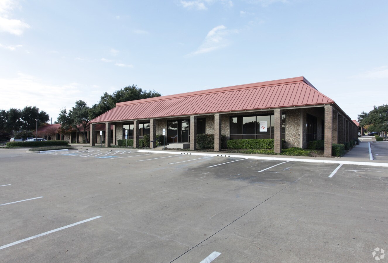 1222 E Arapaho Rd, Richardson, TX, 75081 Property For Lease on