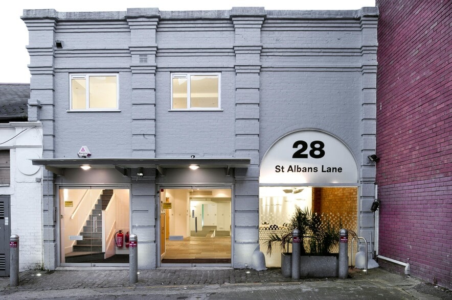 28 St. Albans Ln, London for sale - Primary Photo - Image 1 of 1