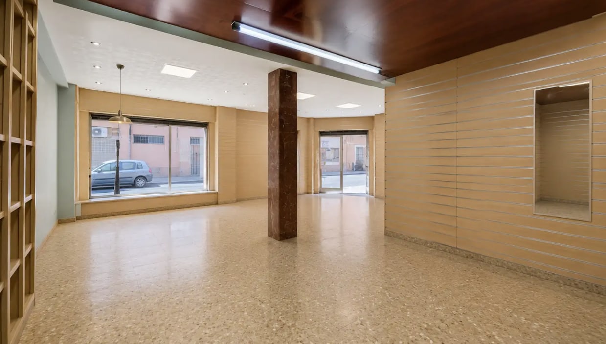 Madrid, MAD 28039 - Unit 1 - - Interior Photo - Image 1 of 11