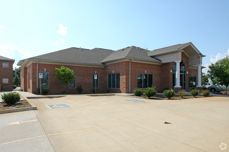 351 Quecreek Cir, Smyrna, TN for lease - Primary Photo - Image 1 of 4