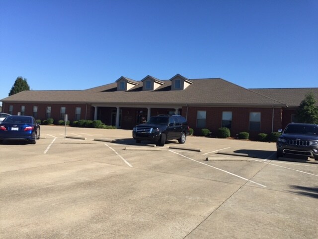 633 Chamberlin Ave, Frankfort, KY for sale - Building Photo - Image 1 of 1