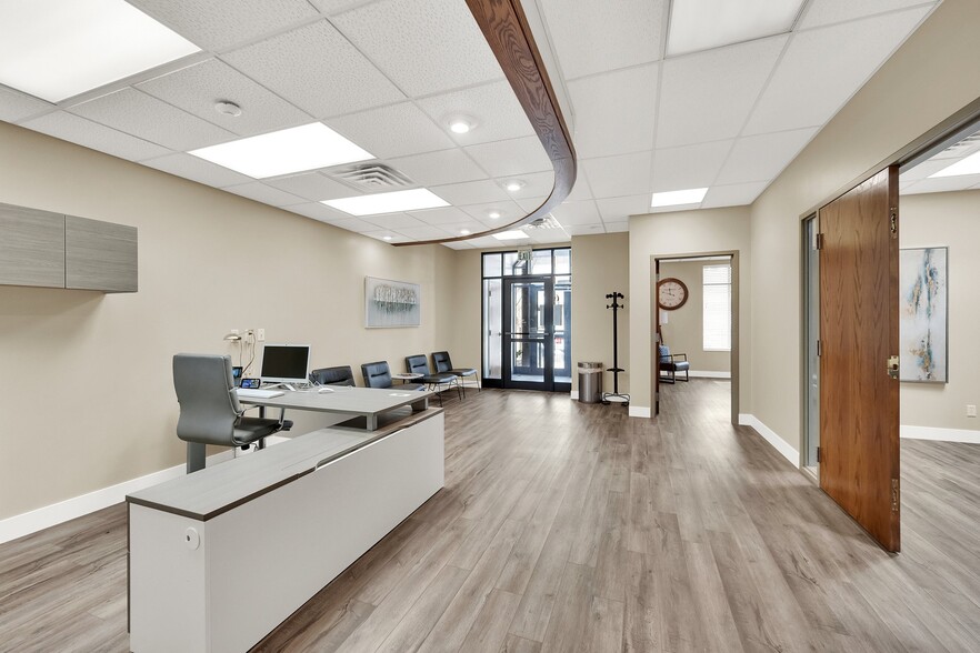 661 S 200 E, Salt Lake City, UT for sale - Interior Photo - Image 3 of 9