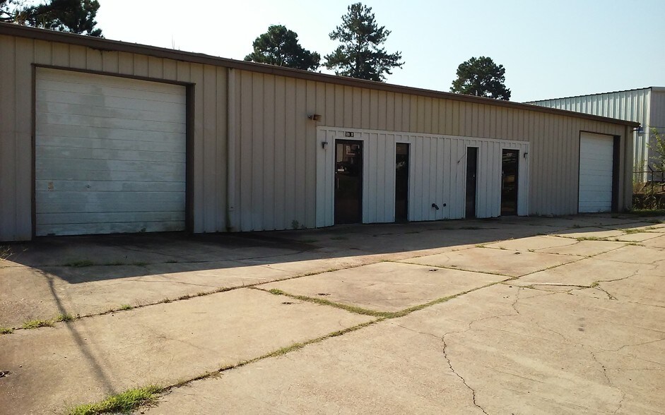 5636 Terry Rd, Jackson, MS 39272