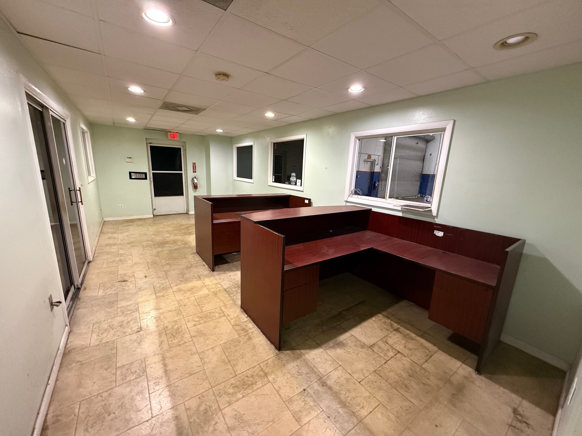 6945 Sonny Dale Dr, Melbourne, FL for lease Interior Photo- Image 1 of 6