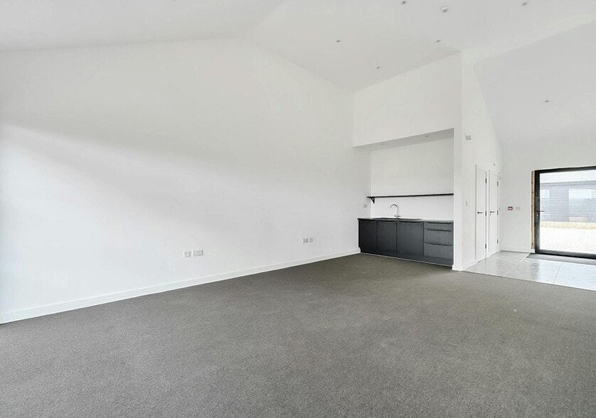 Watling St, Leighton Buzzard for lease - Interior Photo - Image 3 of 7