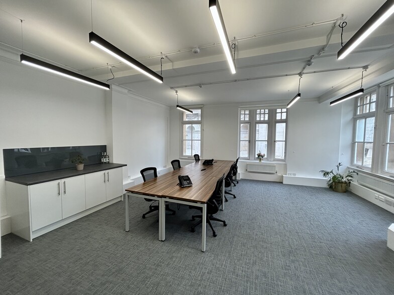 1 Guildhall Yard, London for lease - Interior Photo - Image 3 of 16