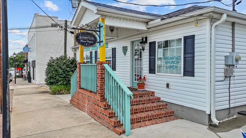 107 W Curtis St, Simpsonville, SC for sale - Building Photo - Image 1 of 13