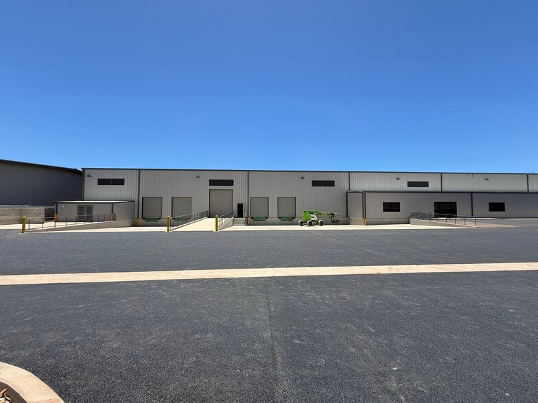 91-209 Kuhela St, Kapolei, HI for lease - Building Photo - Image 2 of 8