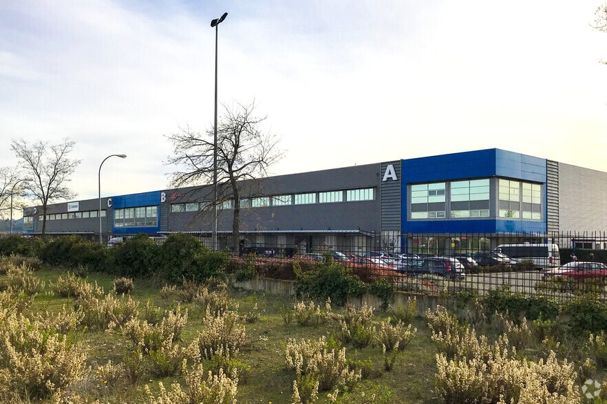 Plaza René Descartes, 2, Alcalá de Henares, Madrid for lease - Building Photo - Image 2 of 9