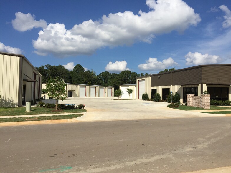 2941 Elkton Trl, Tyler, TX for lease - Building Photo - Image 1 of 6