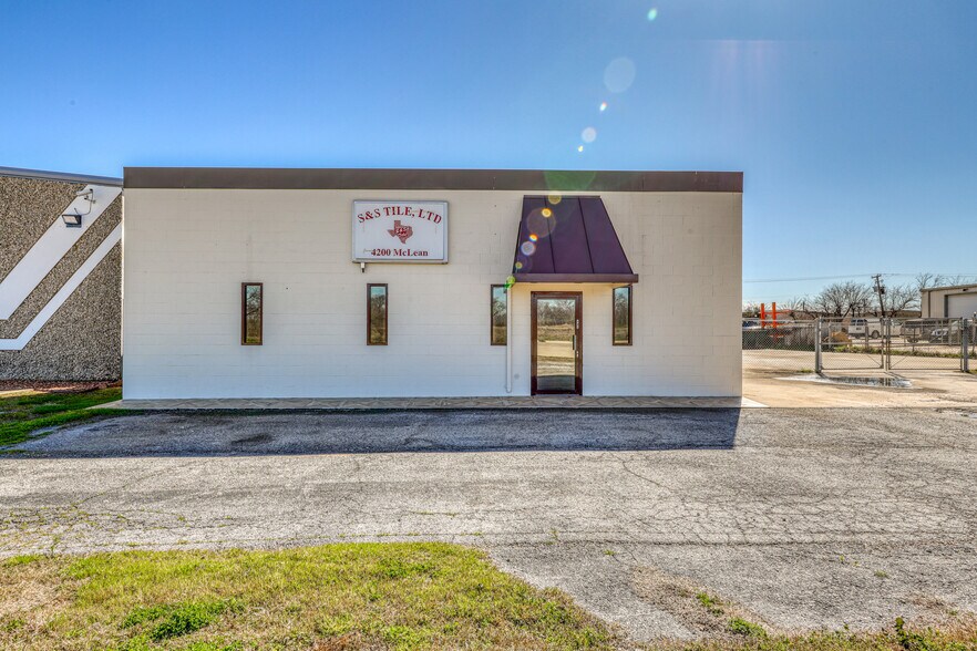 4200 Glenview Dr, Haltom City, TX for sale - Primary Photo - Image 1 of 1
