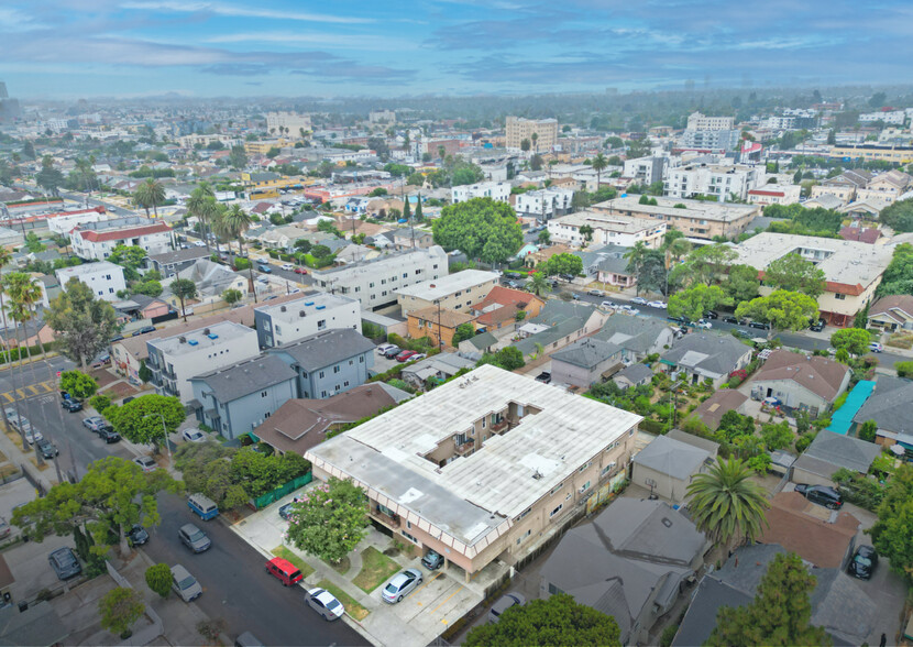 423 N Harvard Blvd, Los Angeles, CA for sale - Building Photo - Image 2 of 23