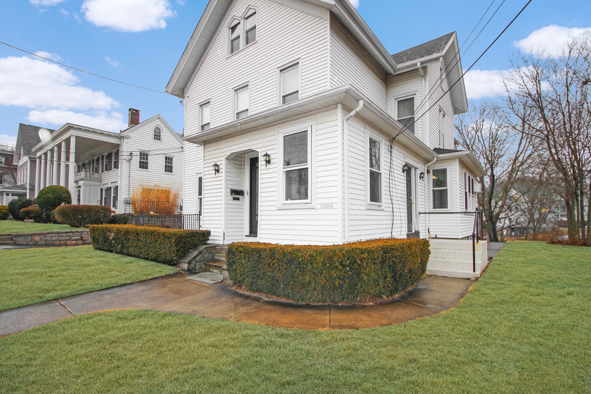 39 Grove Ave, Westerly, RI for lease Primary Photo- Image 1 of 13