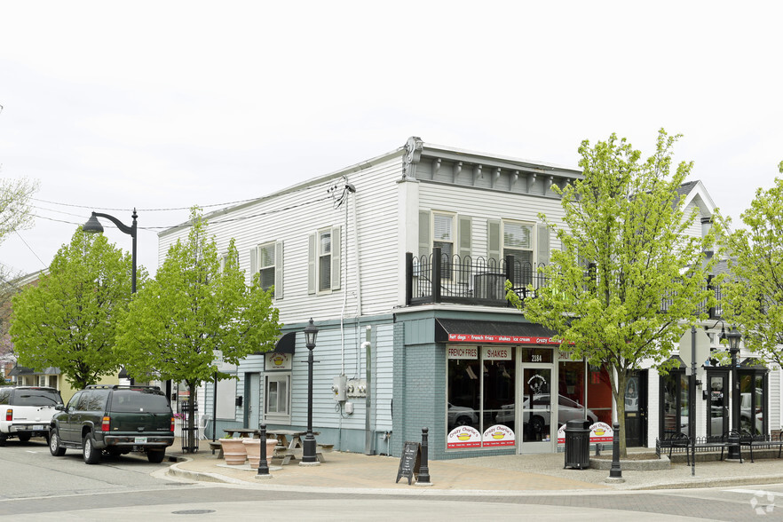 2182-2184 Wealthy St SE, Grand Rapids, MI for lease - Primary Photo - Image 1 of 2