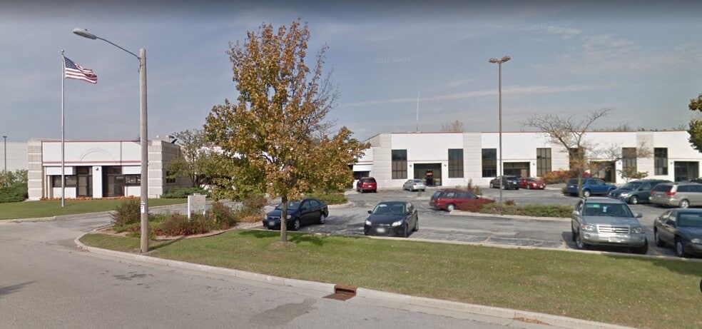 1720 W Florist Ave, Milwaukee, WI for lease - Building Photo - Image 2 of 9