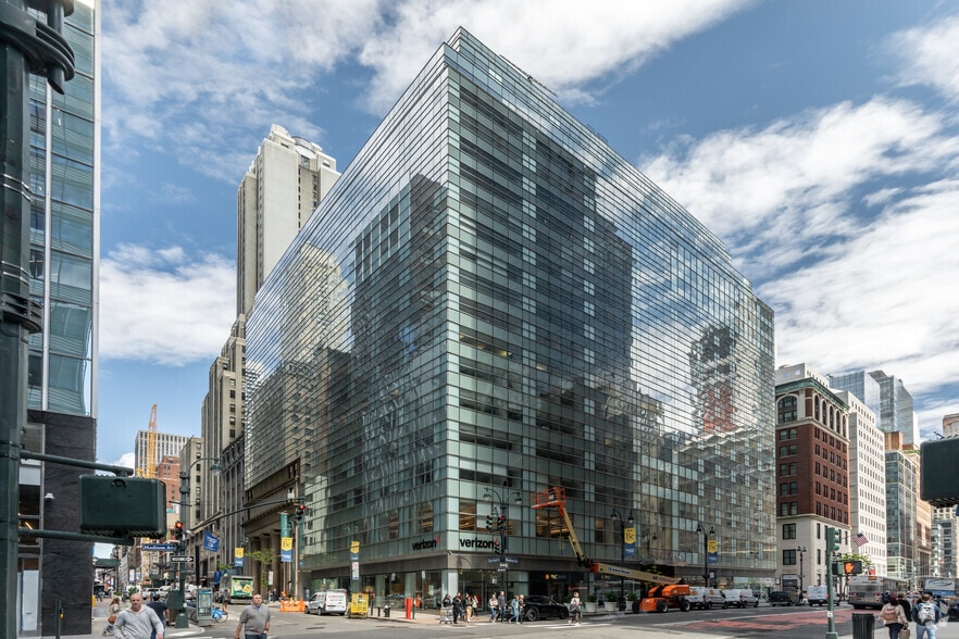 340 Madison Ave, New York, NY for lease - Building Photo - Image 1 of 18