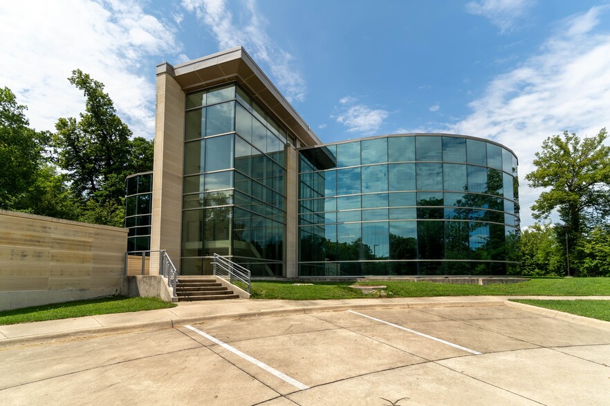 1 Peregrine Way, Cedar Falls, IA for sale - Building Photo - Image 3 of 79