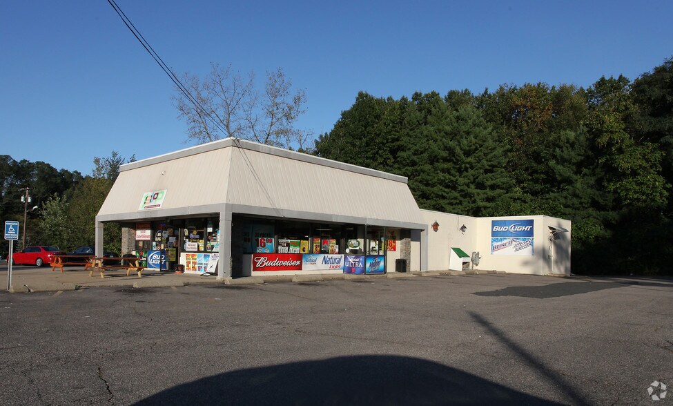 397 Enfield St, Enfield, CT 06082