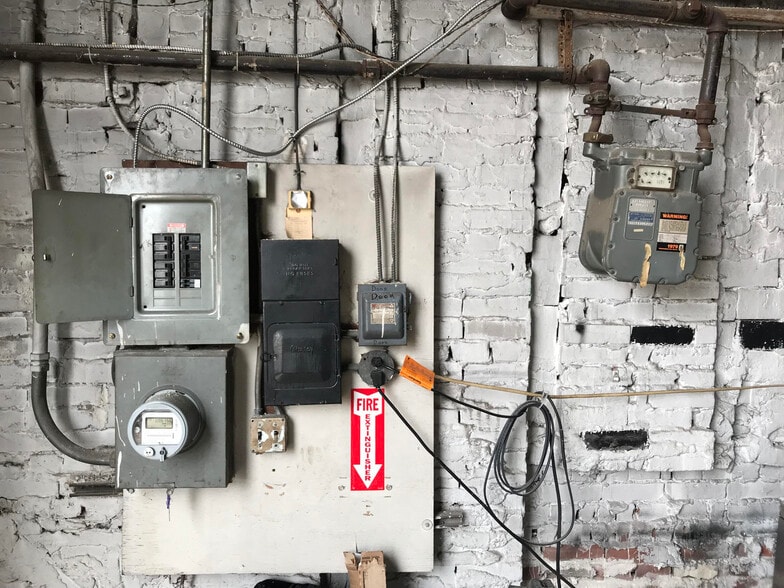 1745 Tilghman St, Philadelphia, PA for lease - Building Photo - Image 3 of 10