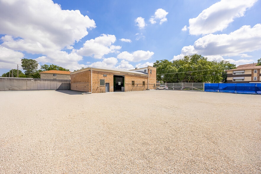 4520 Rumsey Ave, Oak Lawn, IL for sale - Building Photo - Image 3 of 21