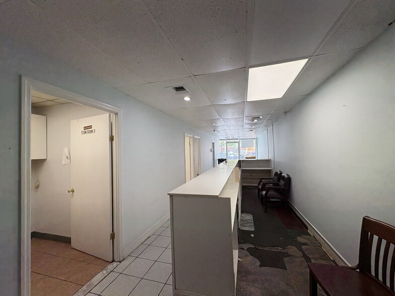 3078-30100 51st St, Woodside, NY for lease - Building Photo - Image 3 of 8