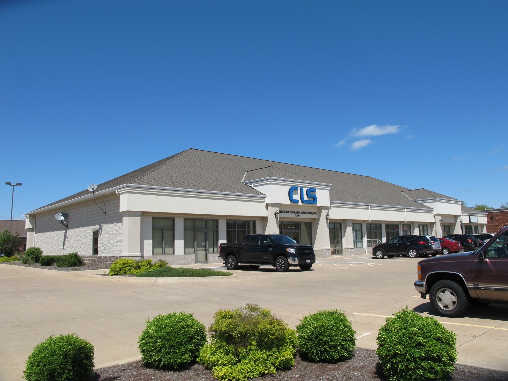 1300 W Commerce Dr, Peoria, IL for sale Building Photo- Image 1 of 1