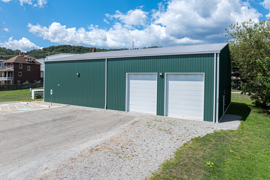 114 W 6th Ave, Tarentum, PA for sale - Building Photo - Image 2 of 4