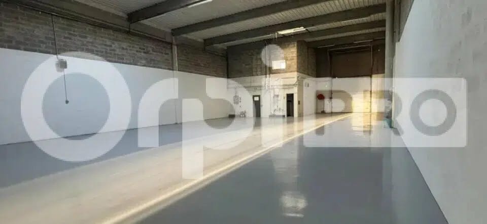 Industrial in Coignières for lease - Interior Photo - Image 1 of 8