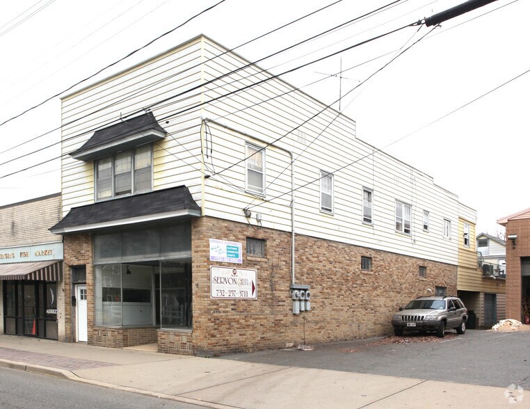 33 Ferry St, South River, NJ 08882